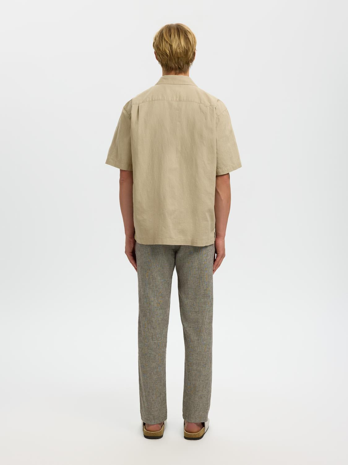 model_shot-back
