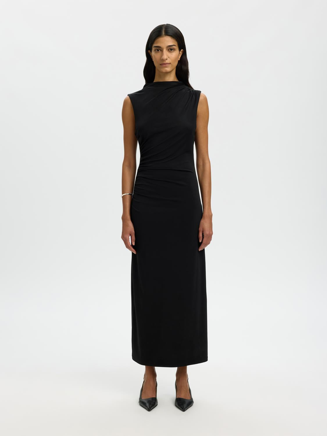 model_shot-front