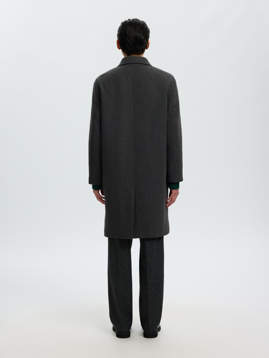 model_shot-back
