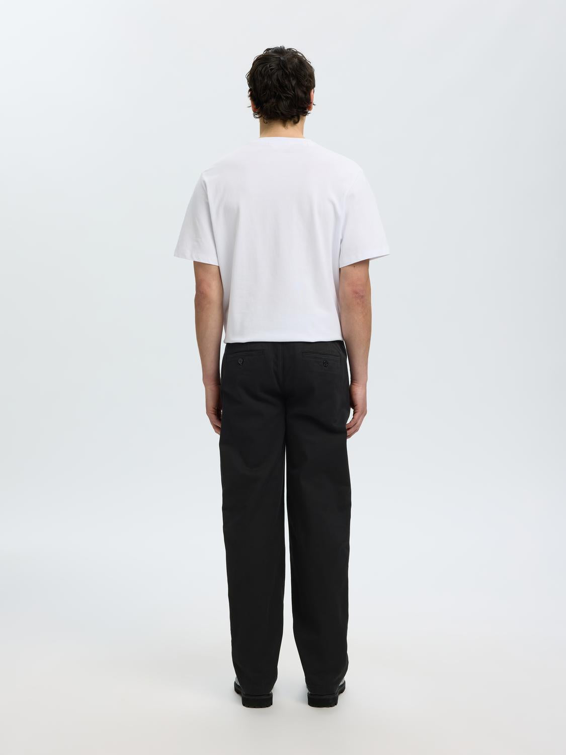model_shot-back