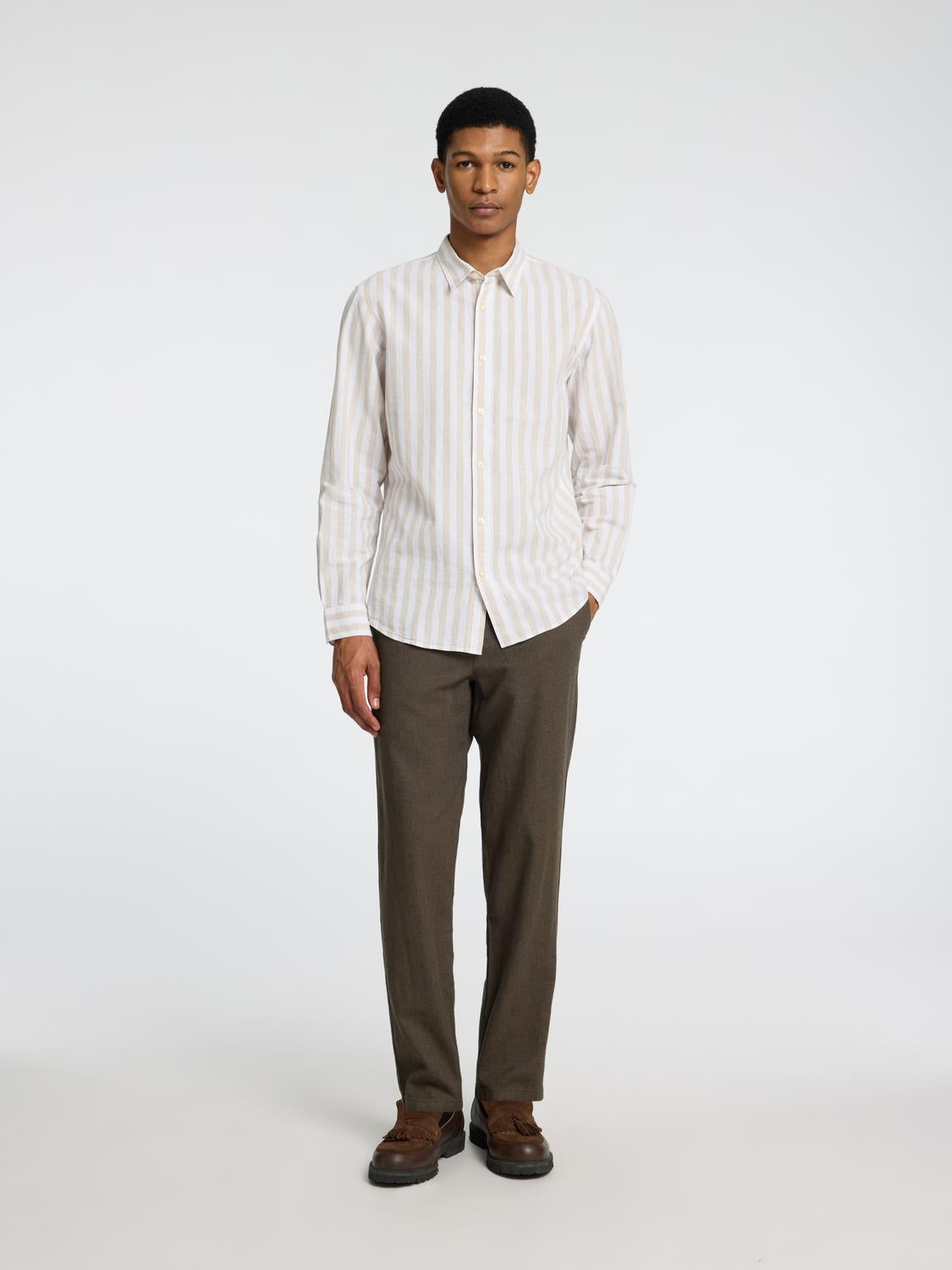 model_shot-front_full