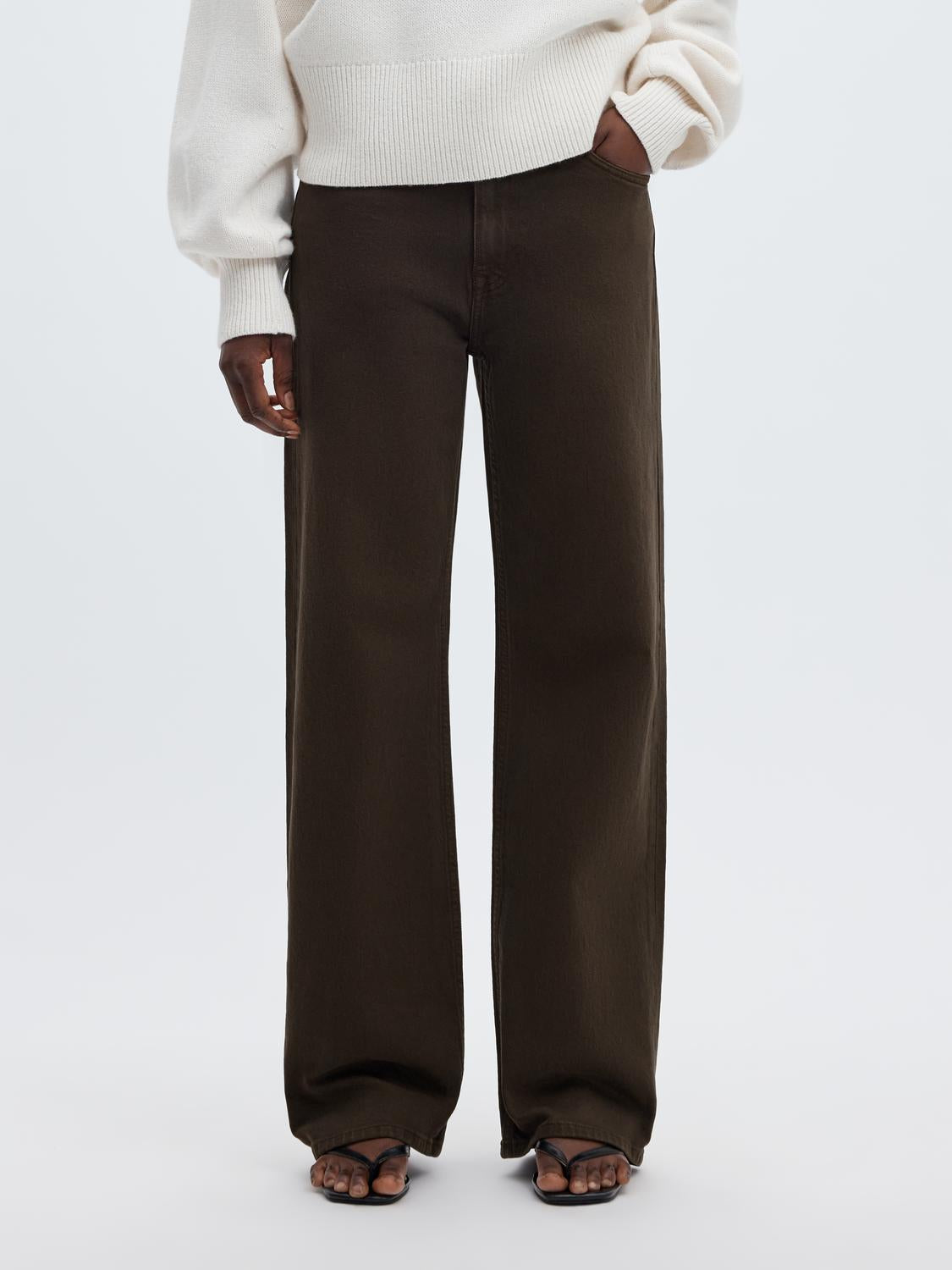 model_shot-front