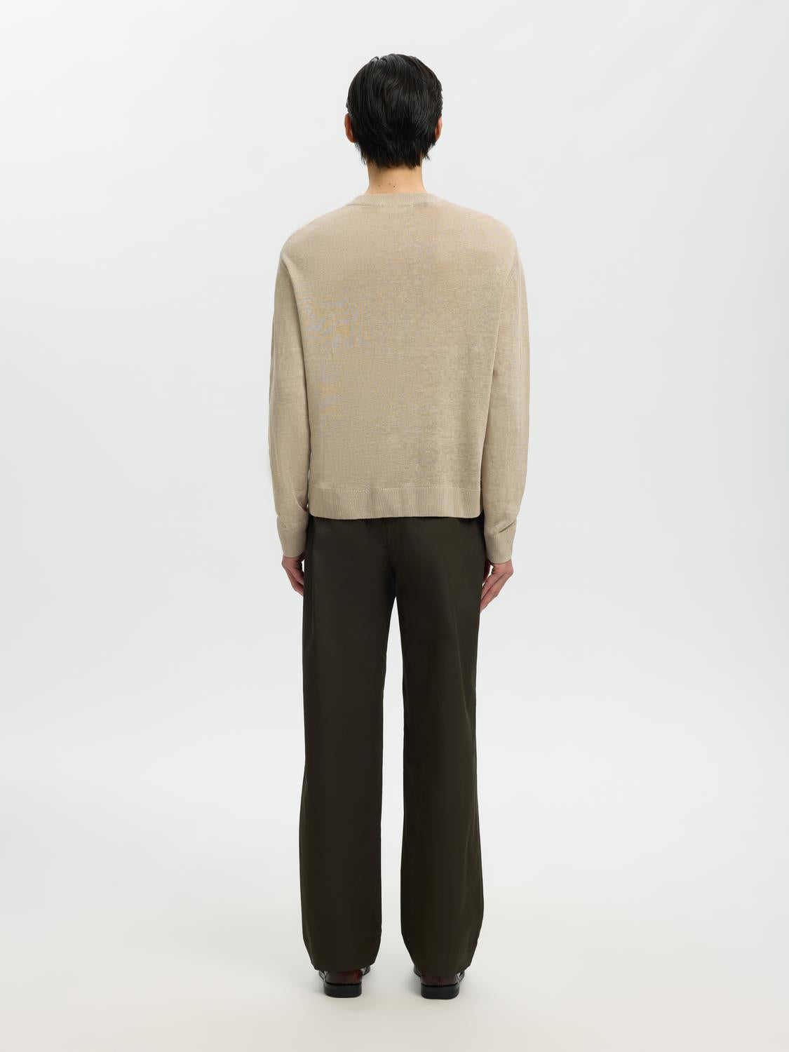 model_shot-back