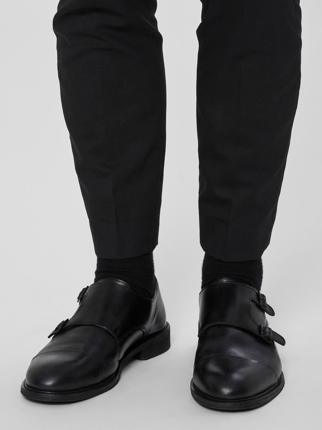 model_shot-front