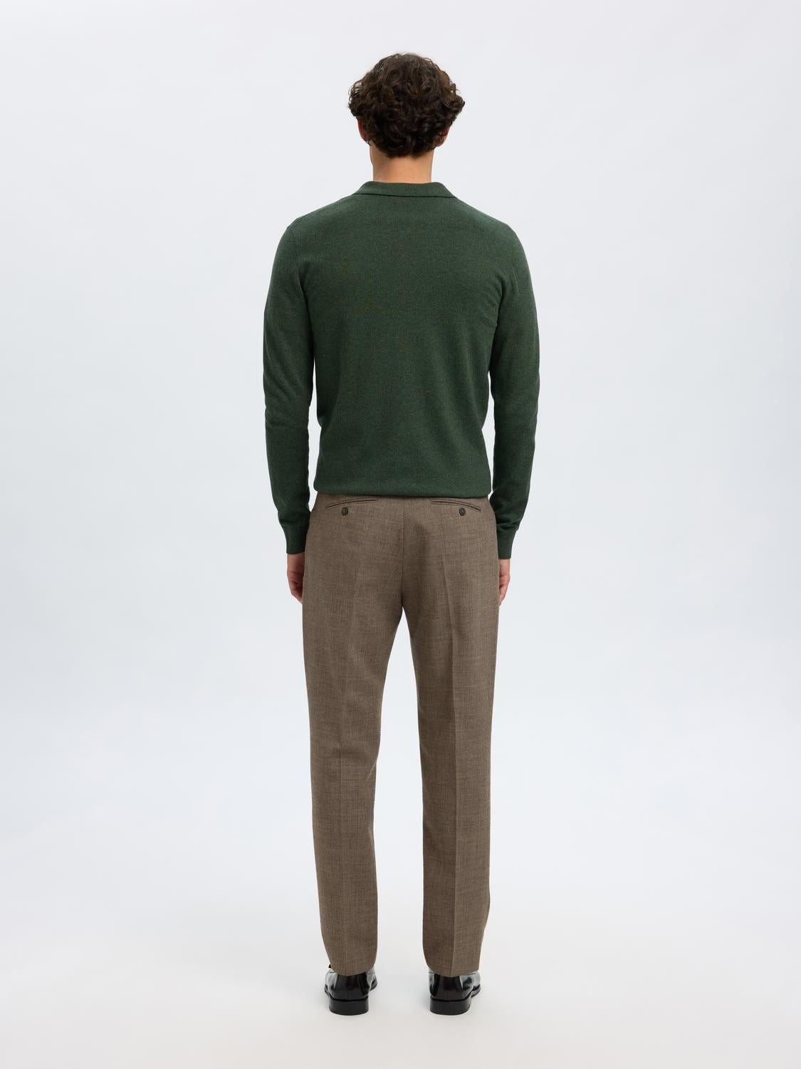 model_shot-back