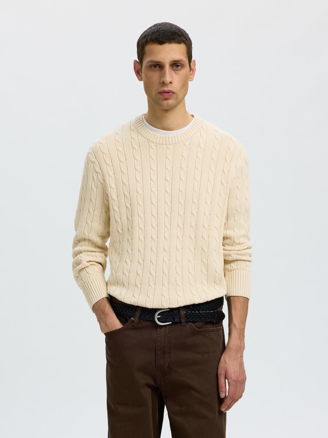 model_shot-front