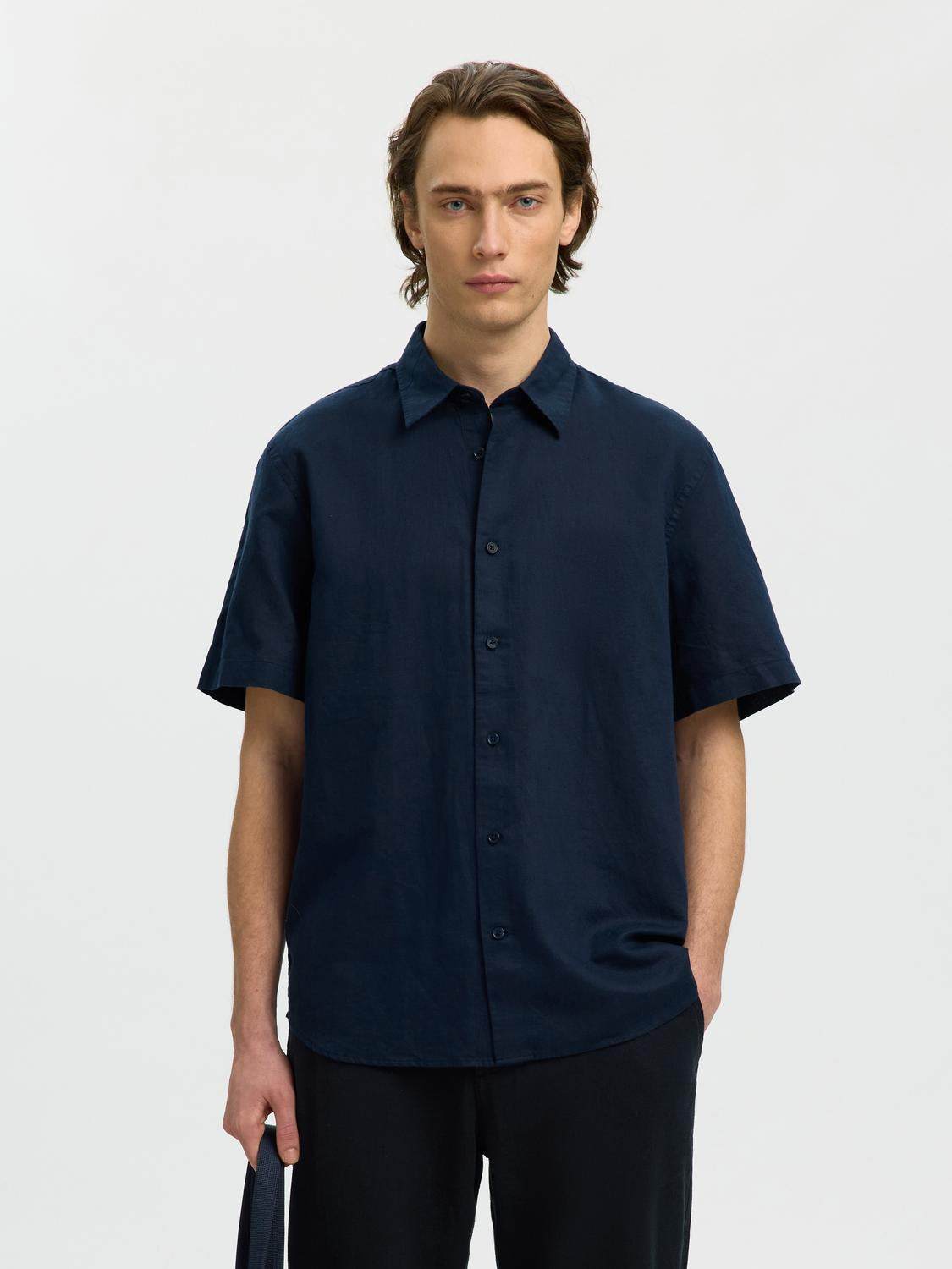 model_shot-front