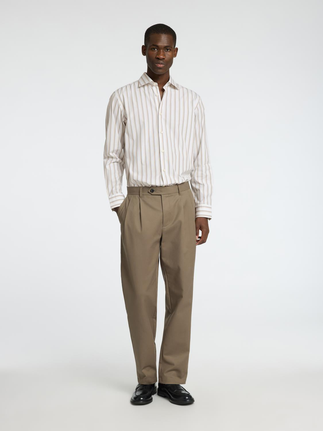 model_shot-front_full