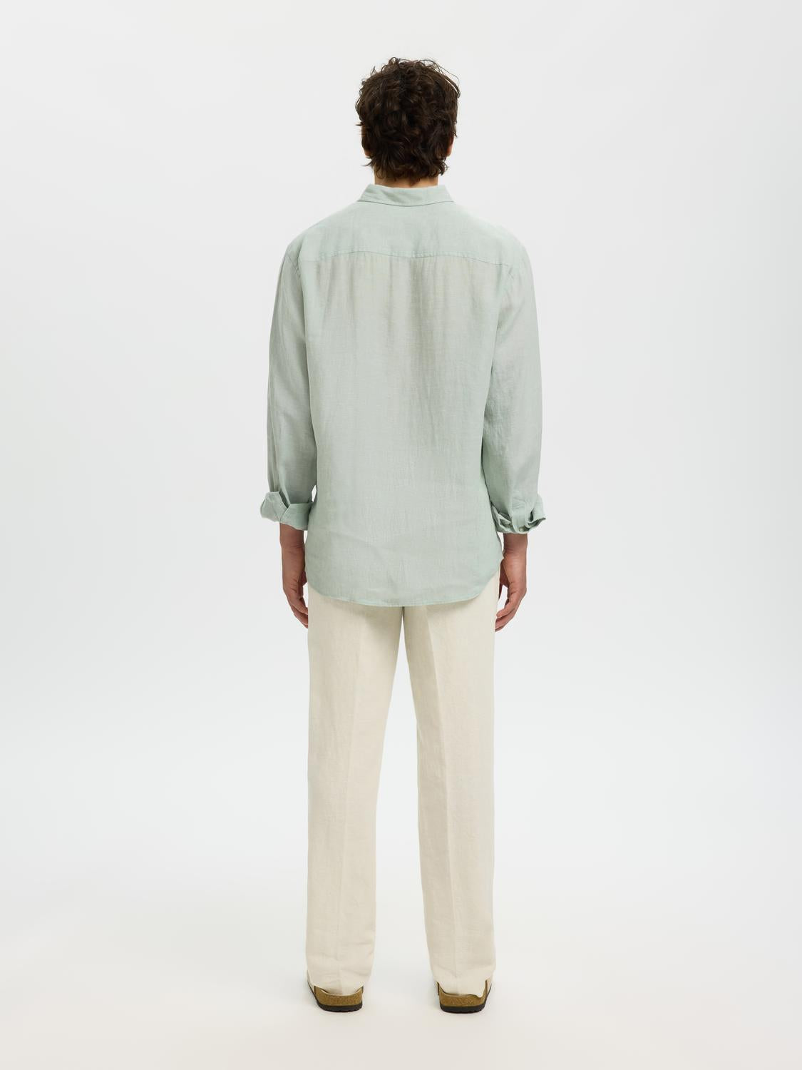 model_shot-back