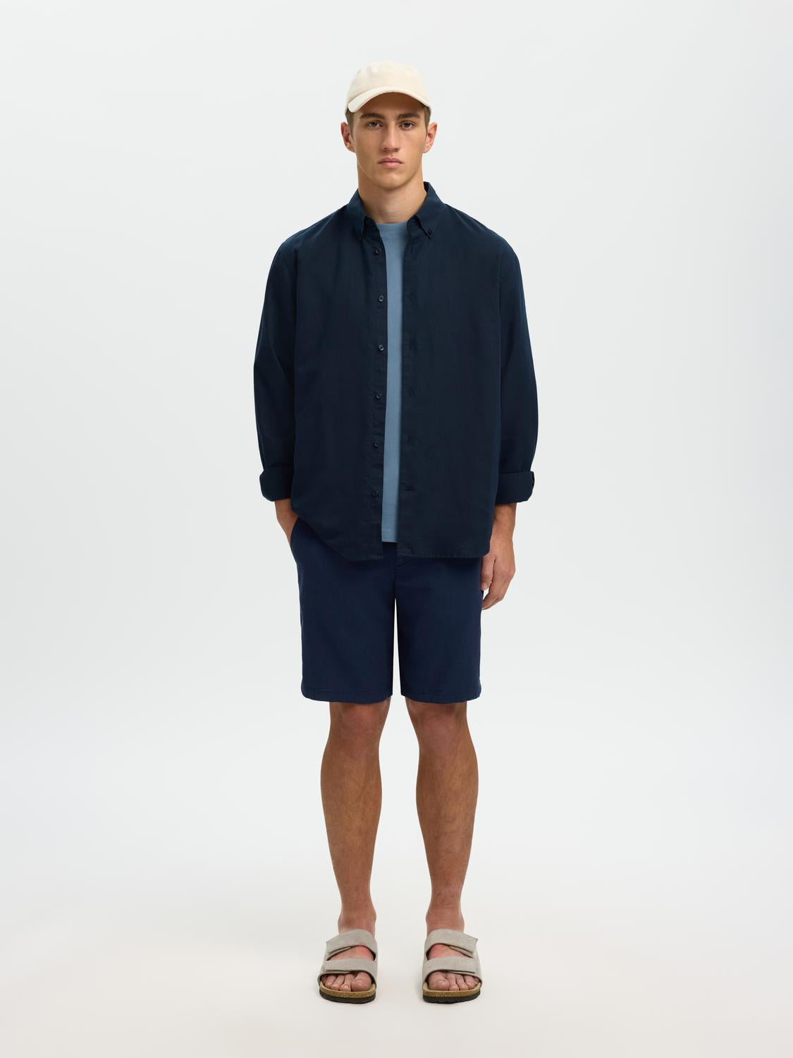 model_shot-front_full