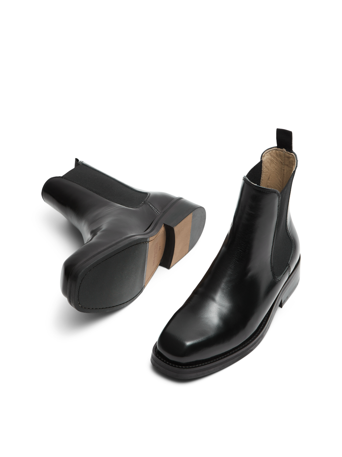 model_shot-front_full