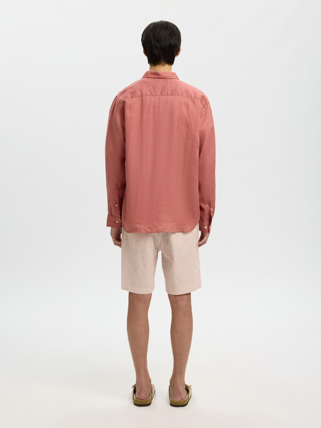 model_shot-back