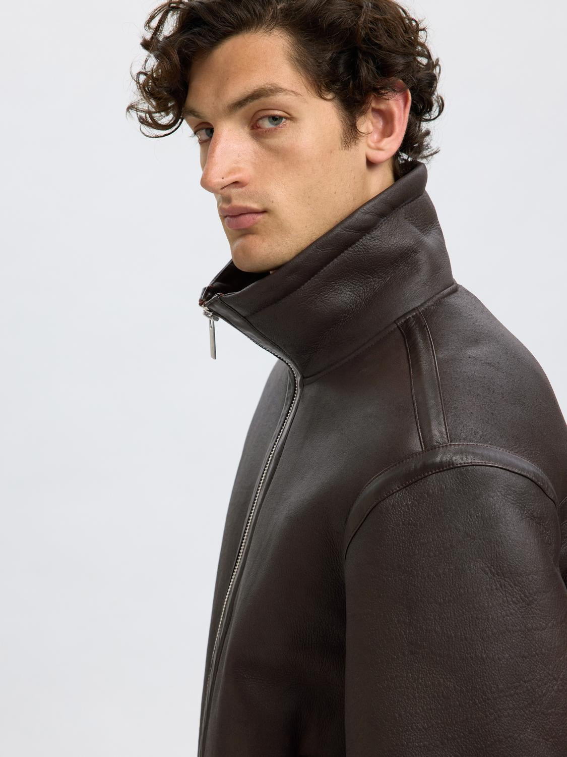 model_shot-detail