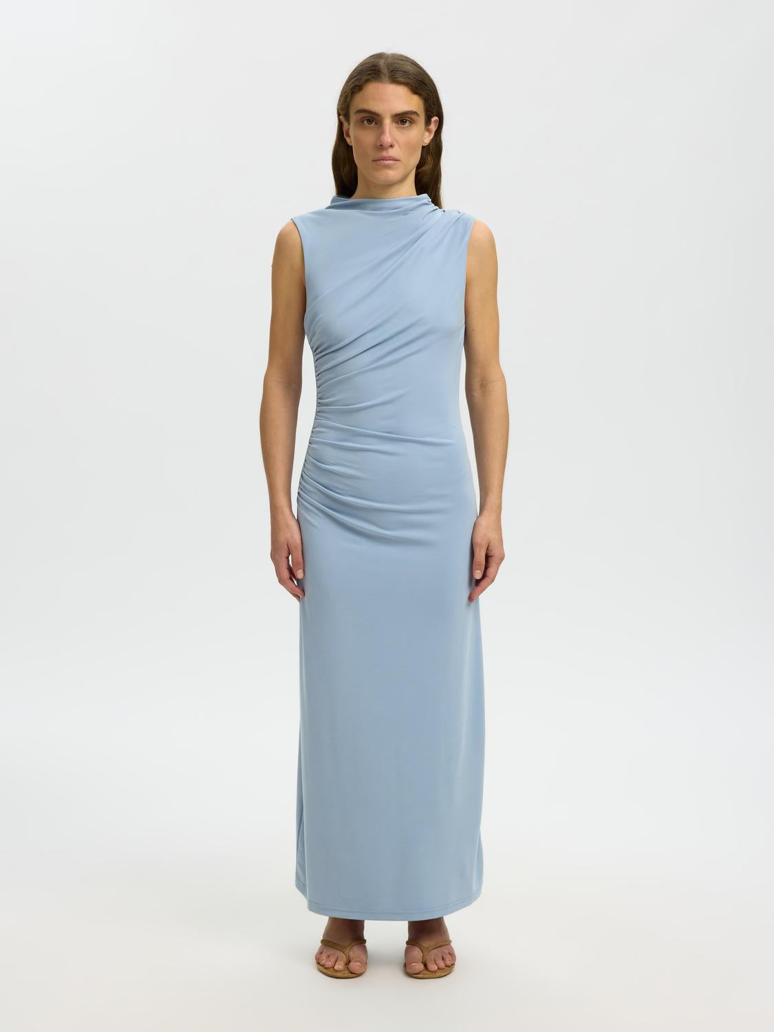 model_shot-front
