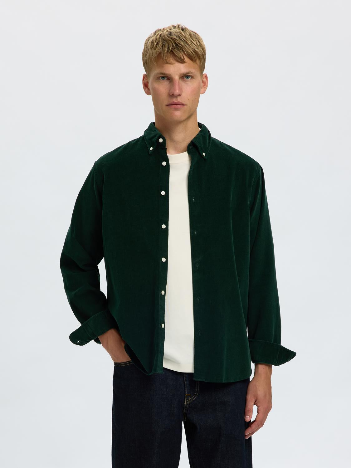 model_shot-front
