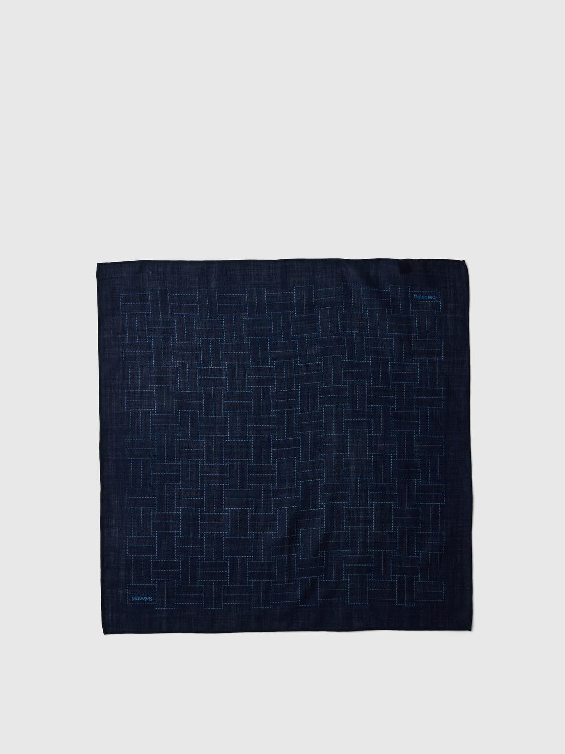 pack_shot-detail