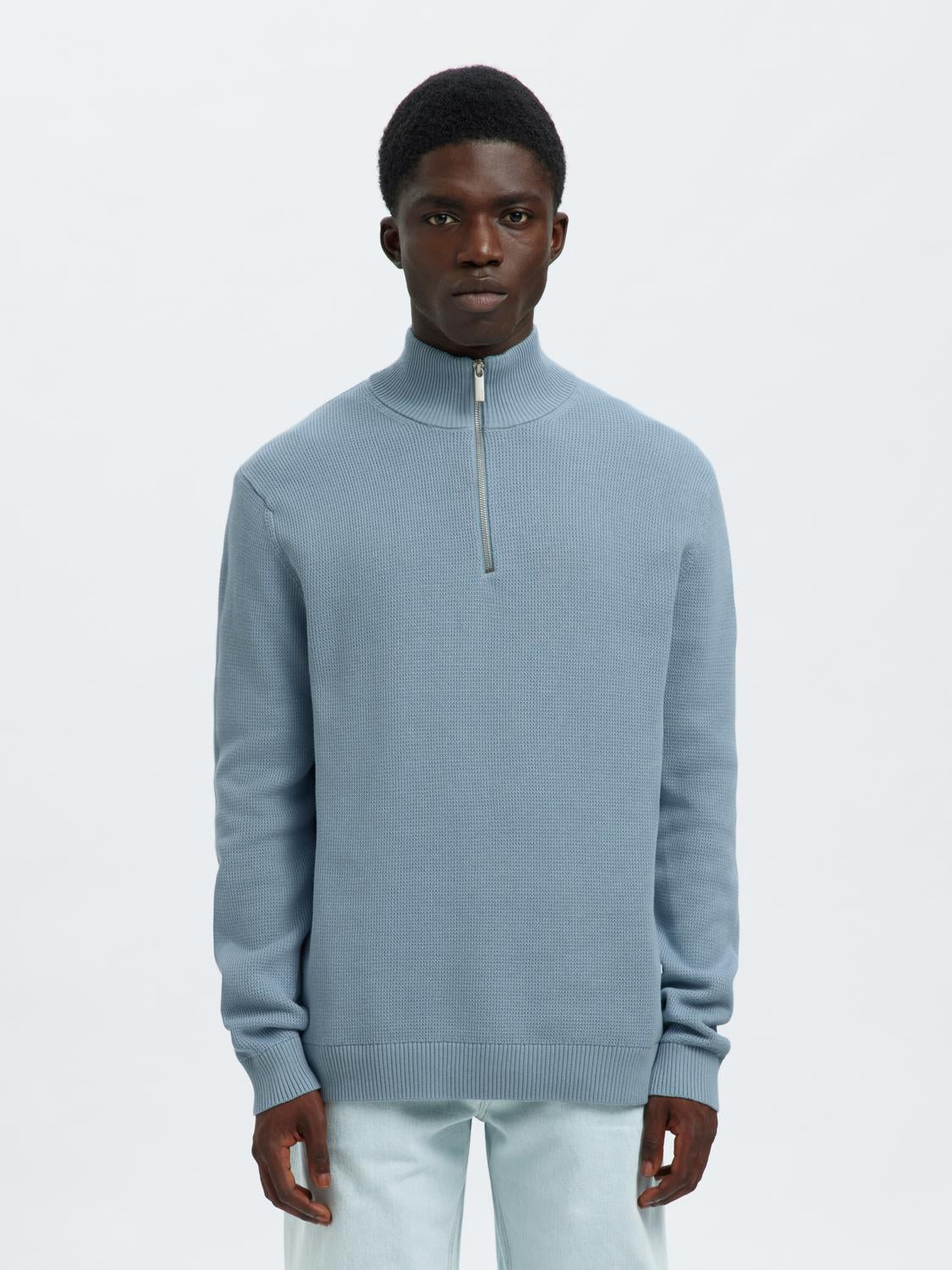 model_shot-front