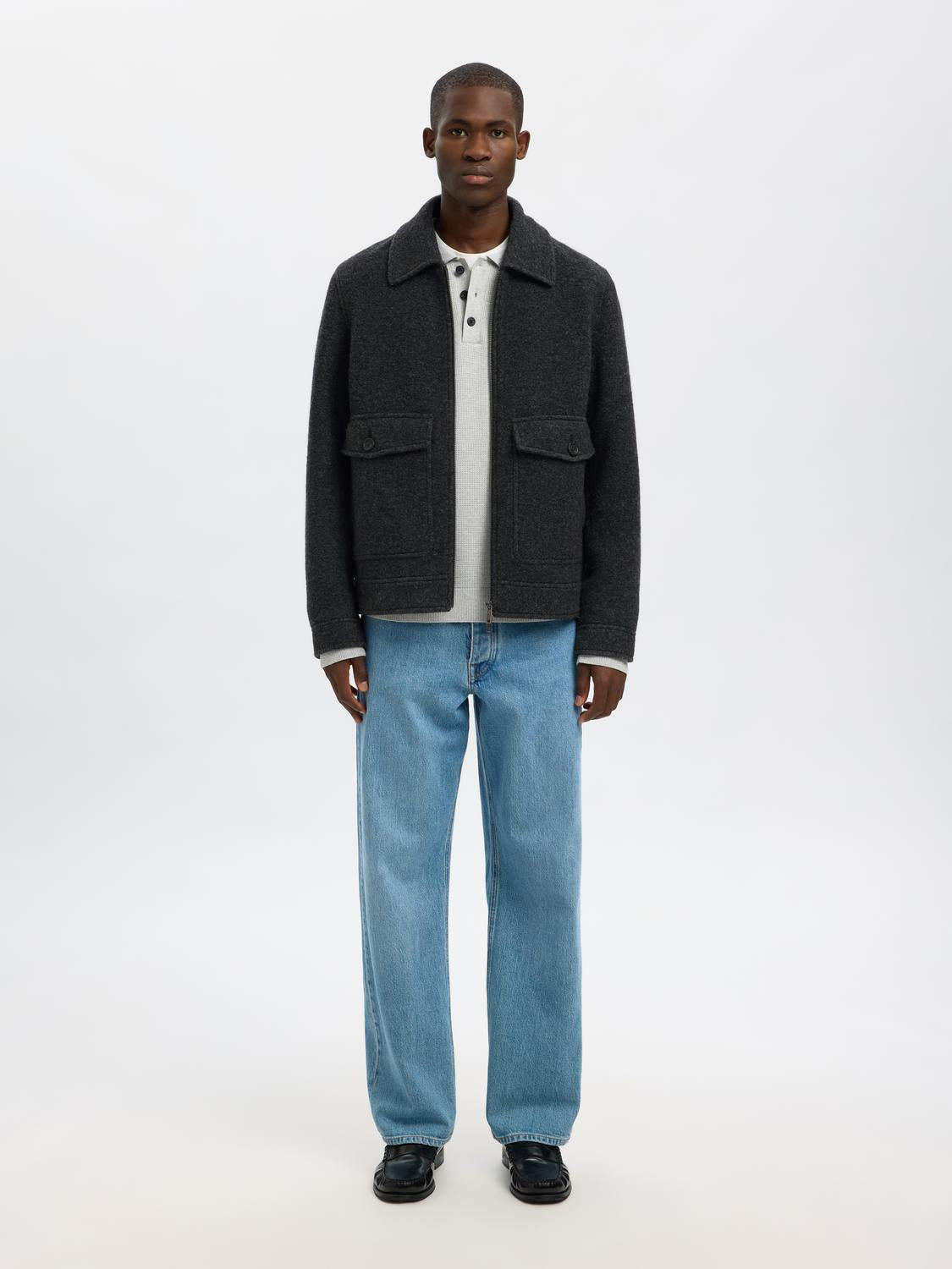 model_shot-front_full