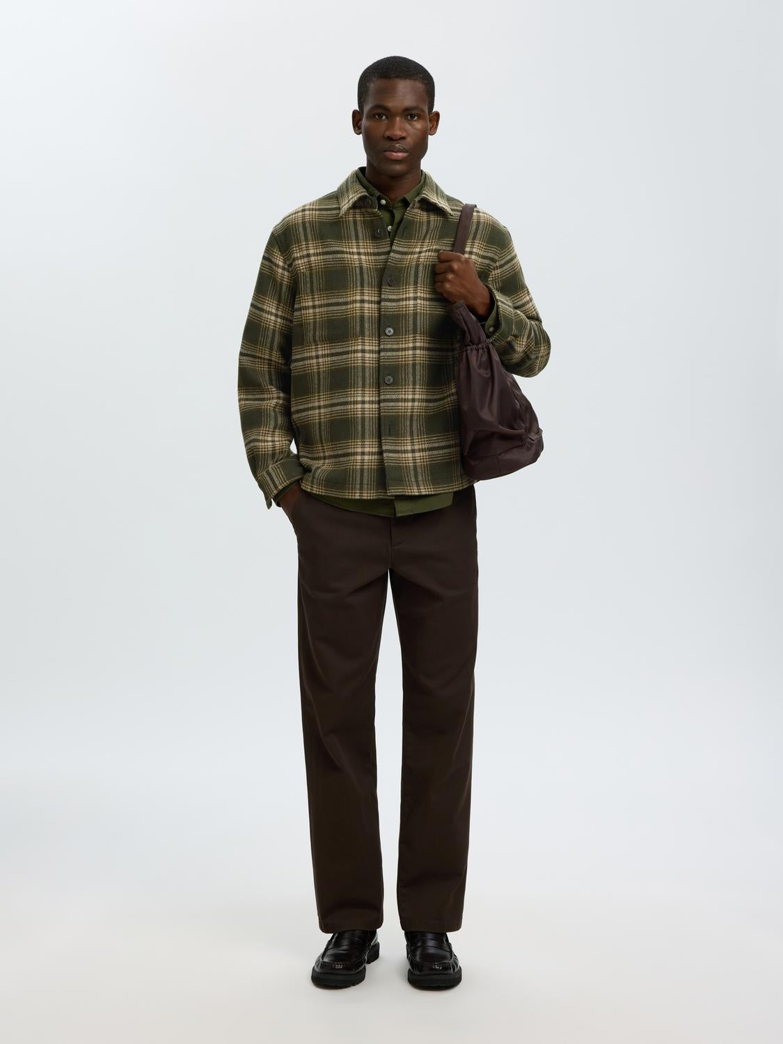 model_shot-creative