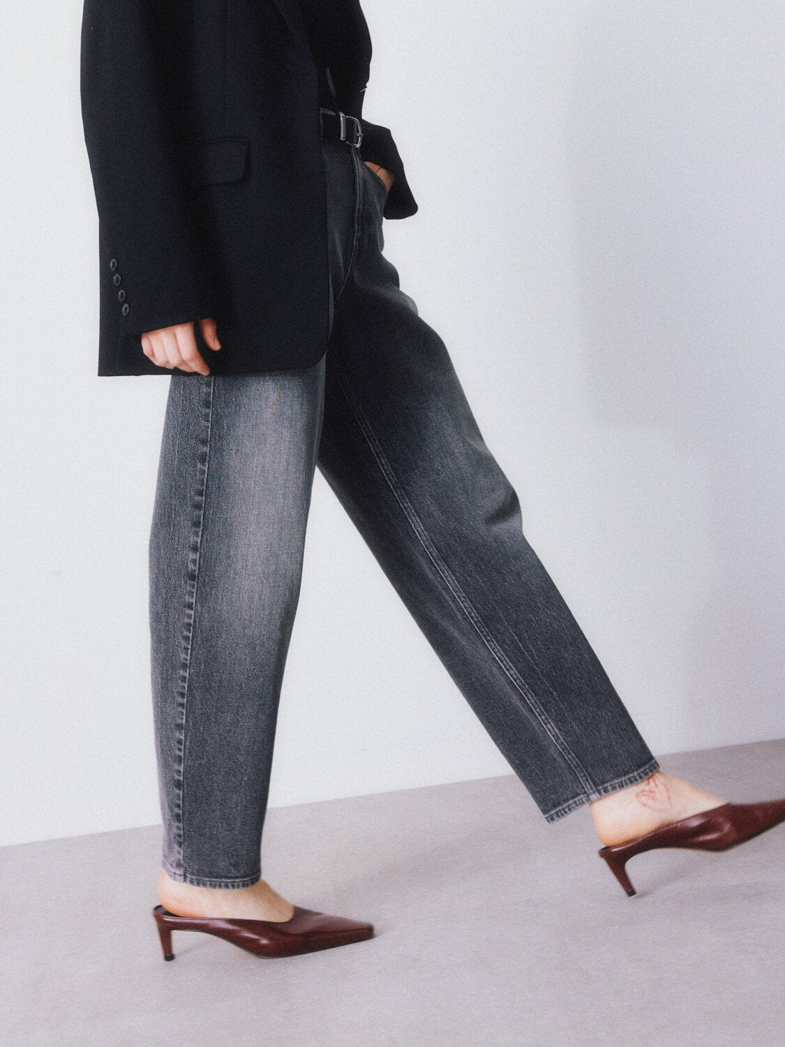 Bea Kori vide jeans med høyt liv – Grå / Medium Grey Denim