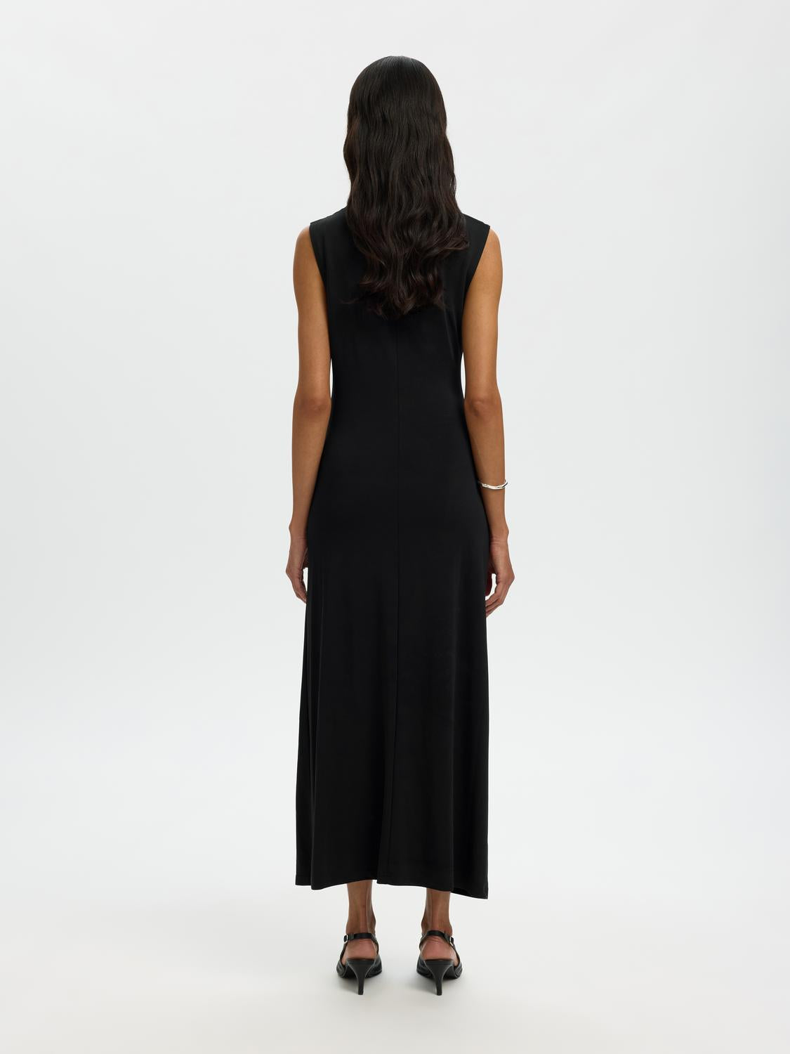model_shot-back