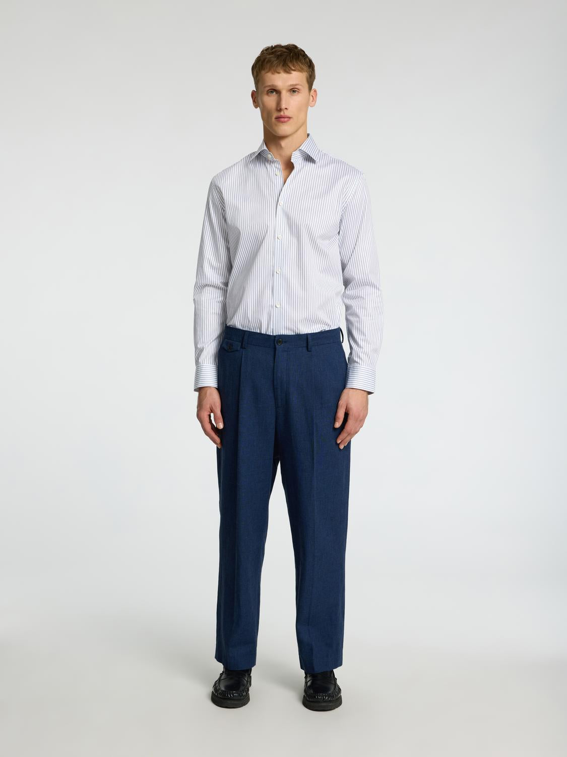 model_shot-front_full