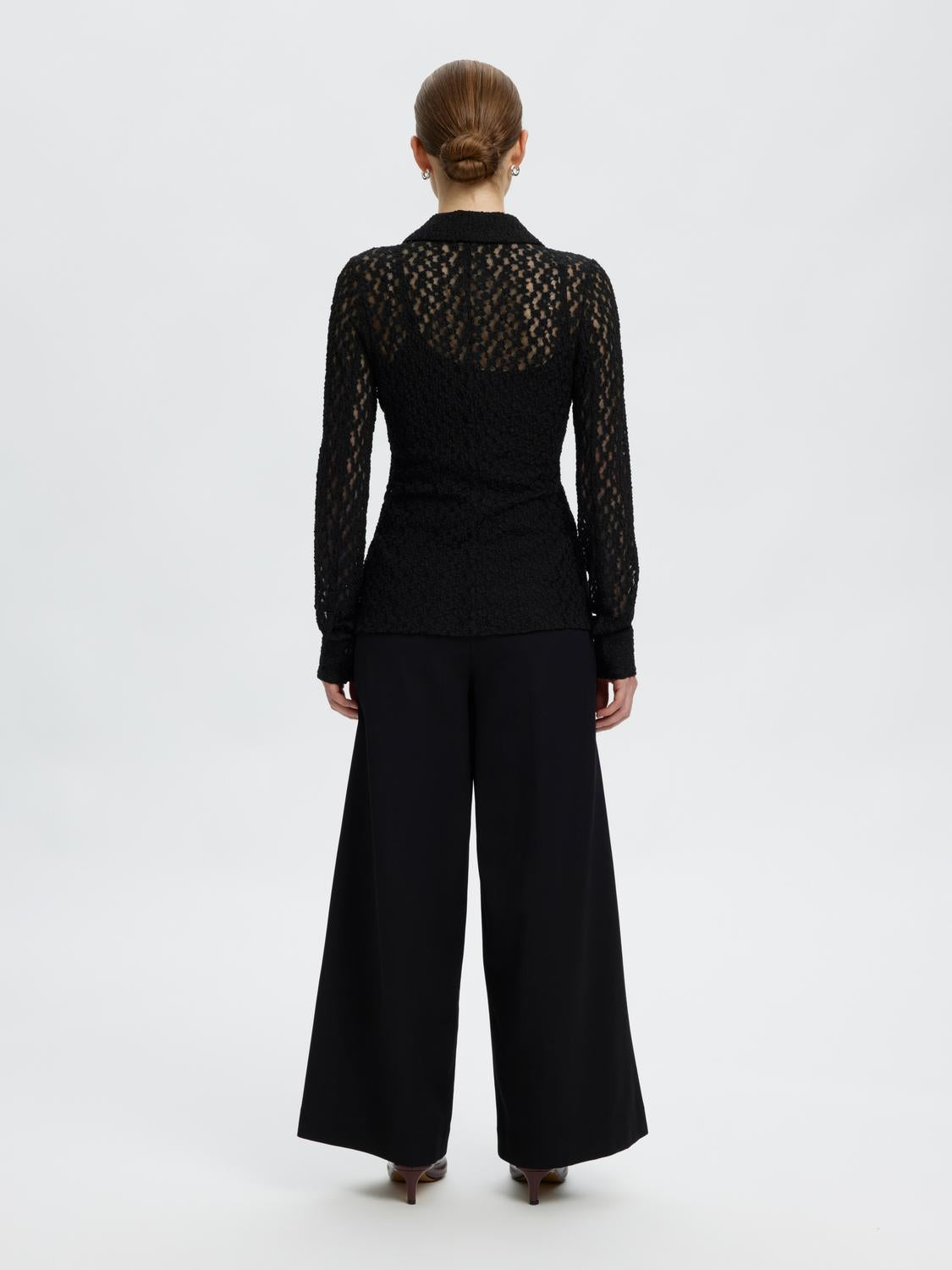 model_shot-back