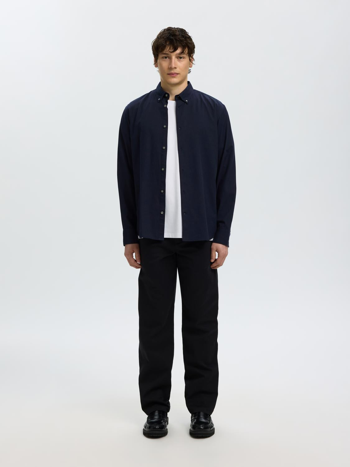 model_shot-front_full