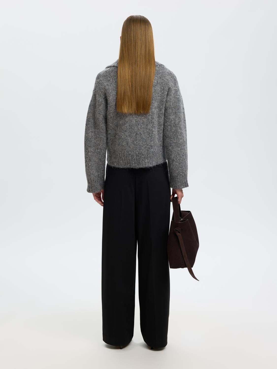 model_shot-back