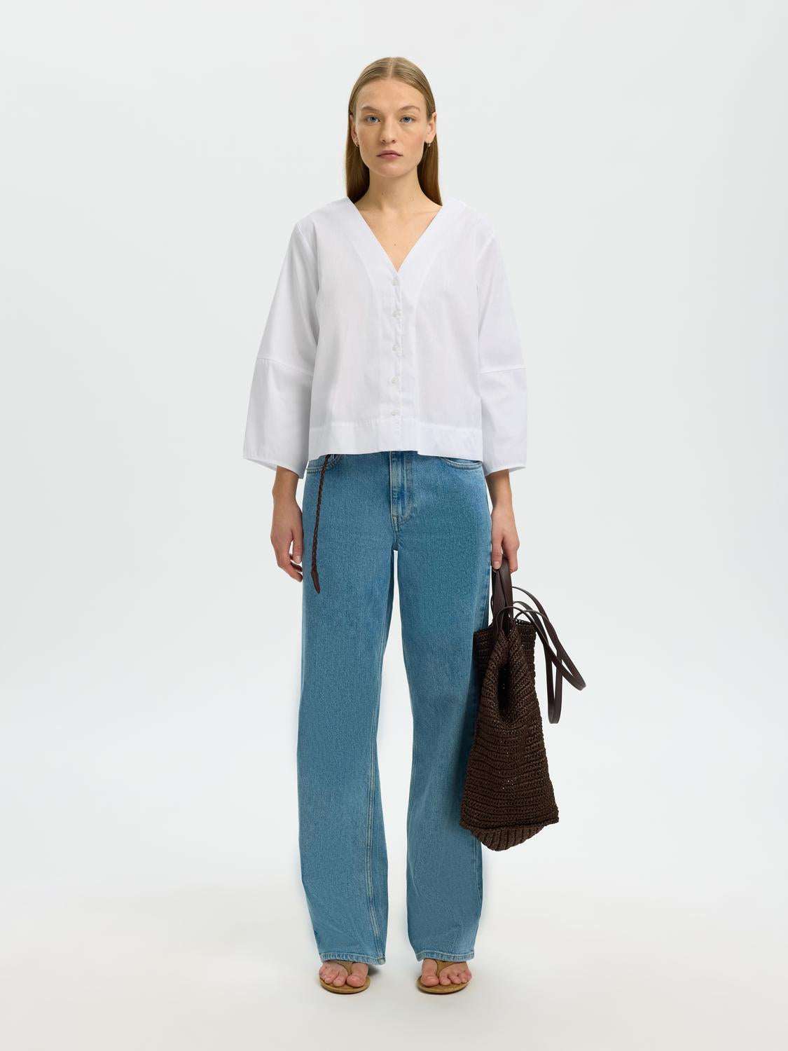 model_shot-front_full