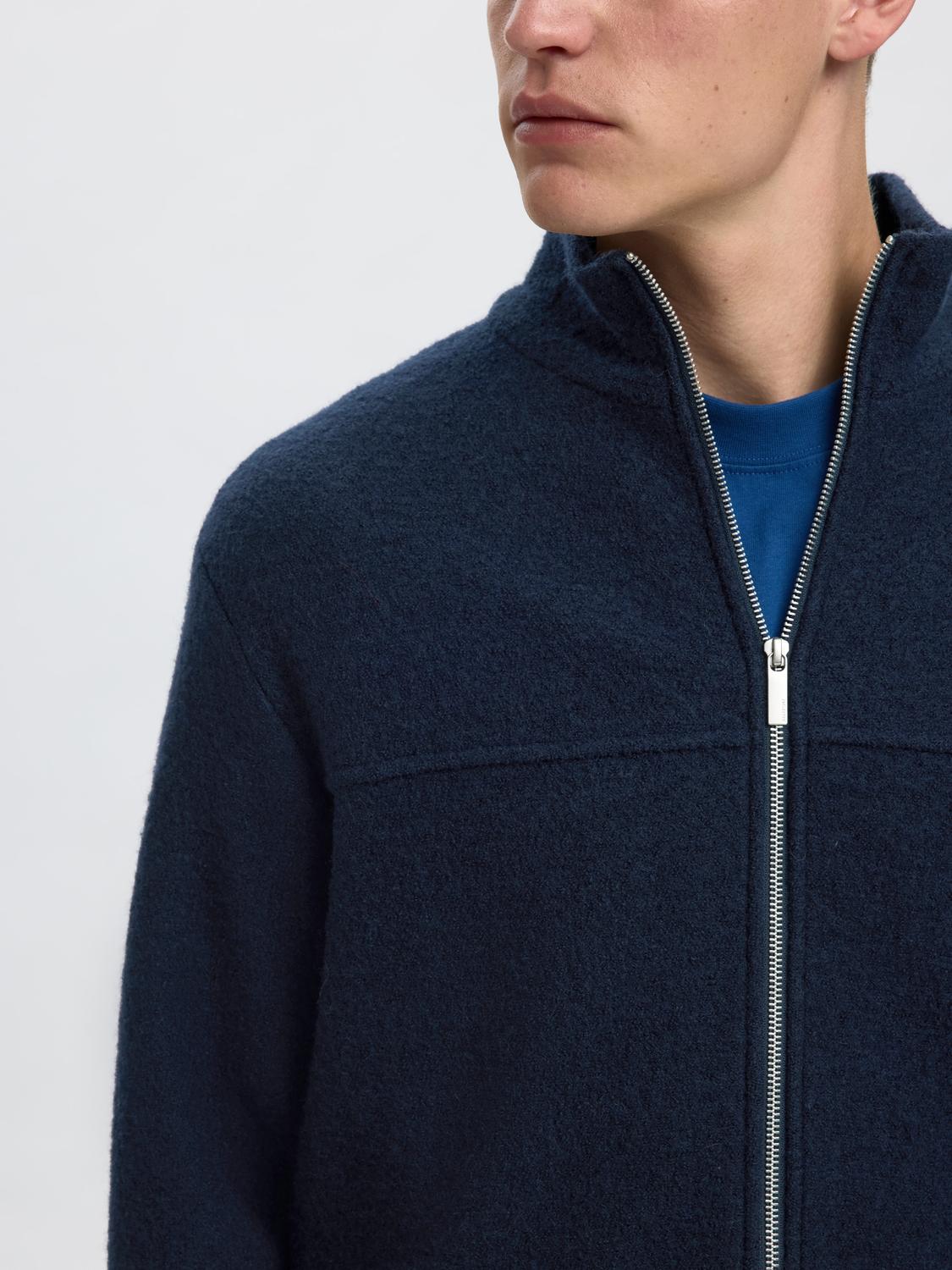 model_shot-detail