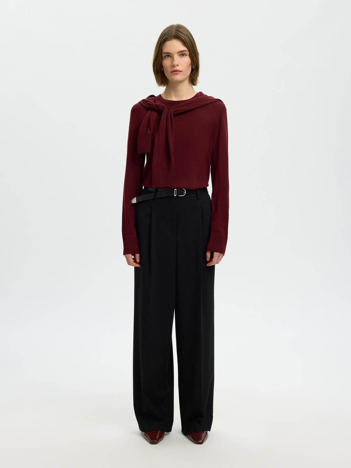 model_shot-front_full