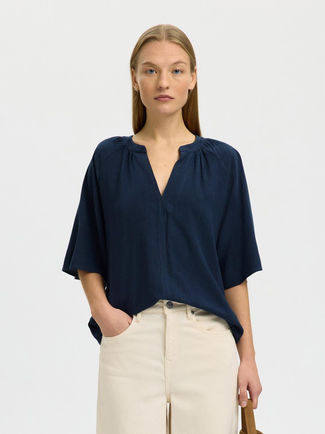 model_shot-front