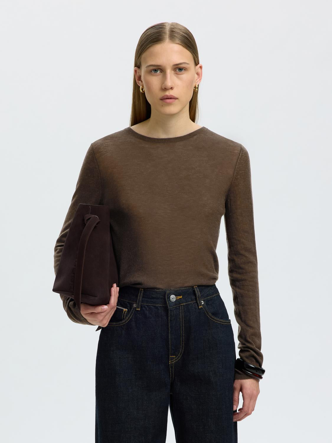 model_shot-front