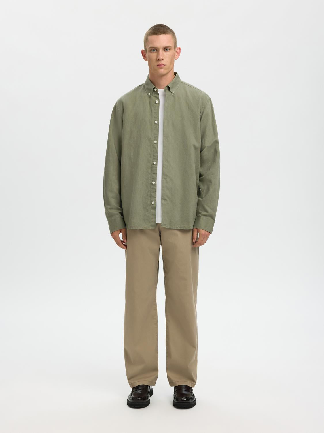 model_shot-front_full