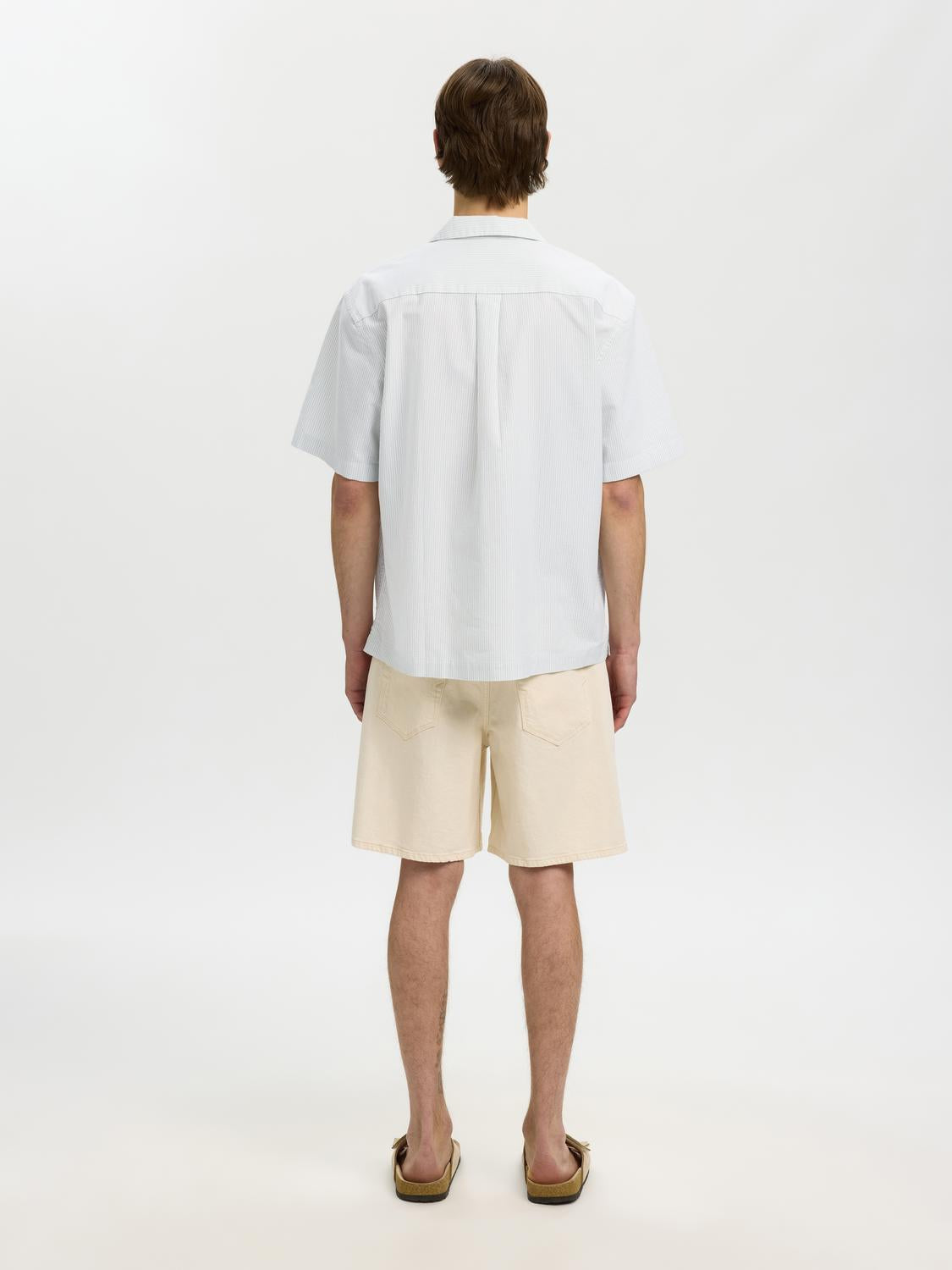 model_shot-back