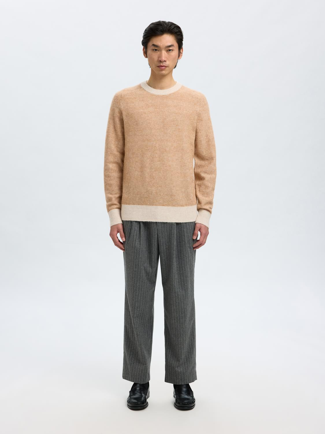 model_shot-front_full