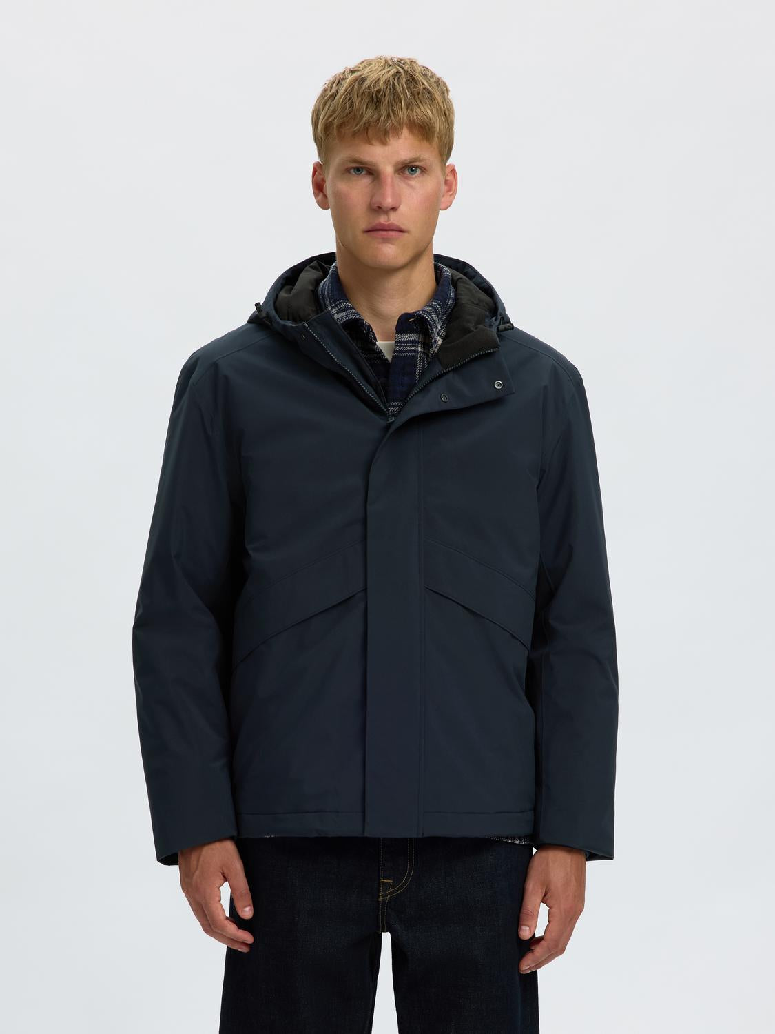 model_shot-front