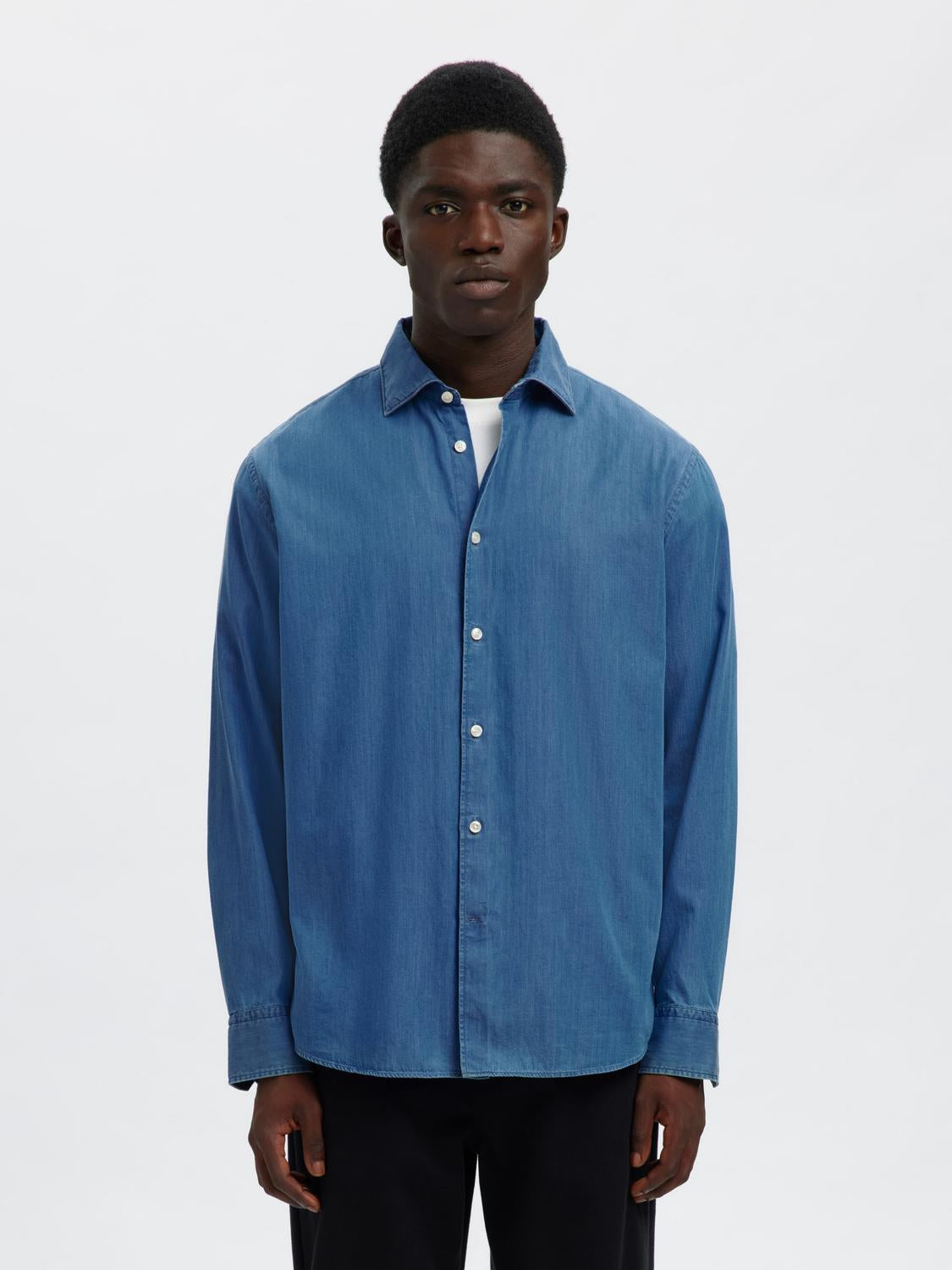 model_shot-front