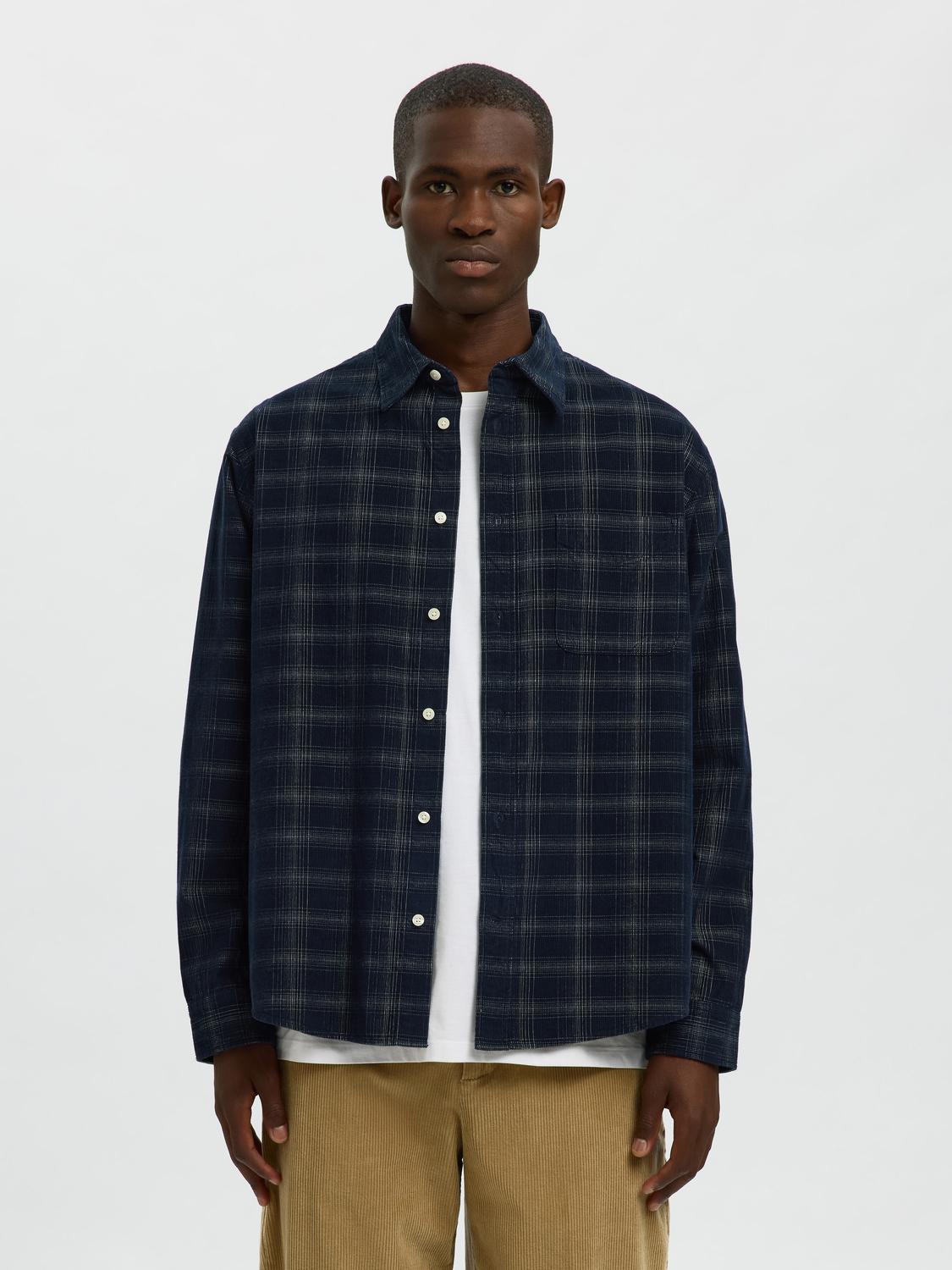 model_shot-front