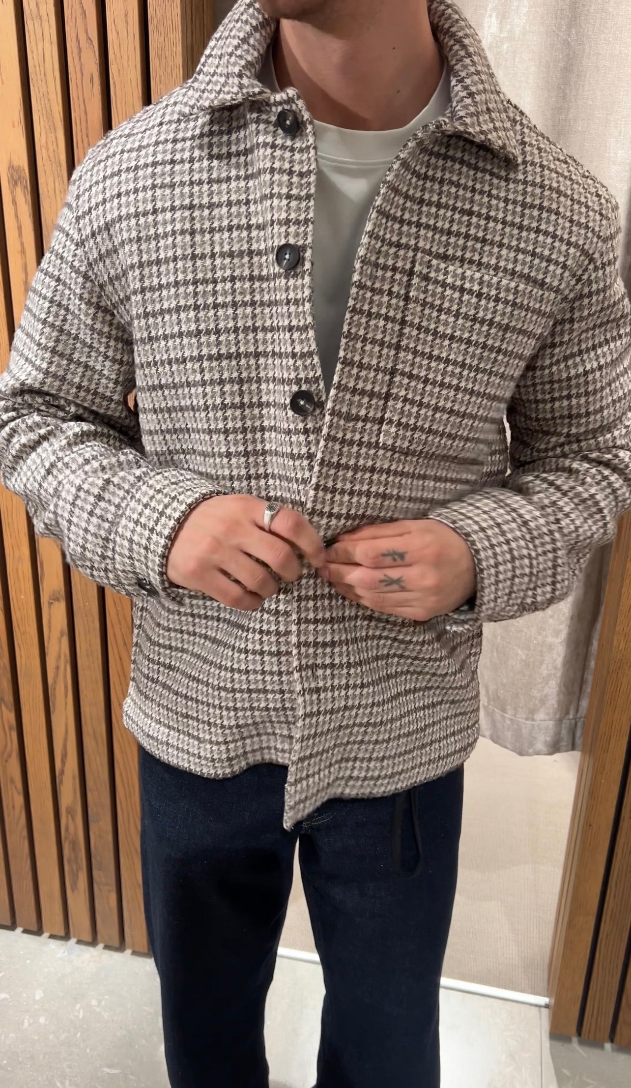 Reg Ari Jakke- Beige/ Egret