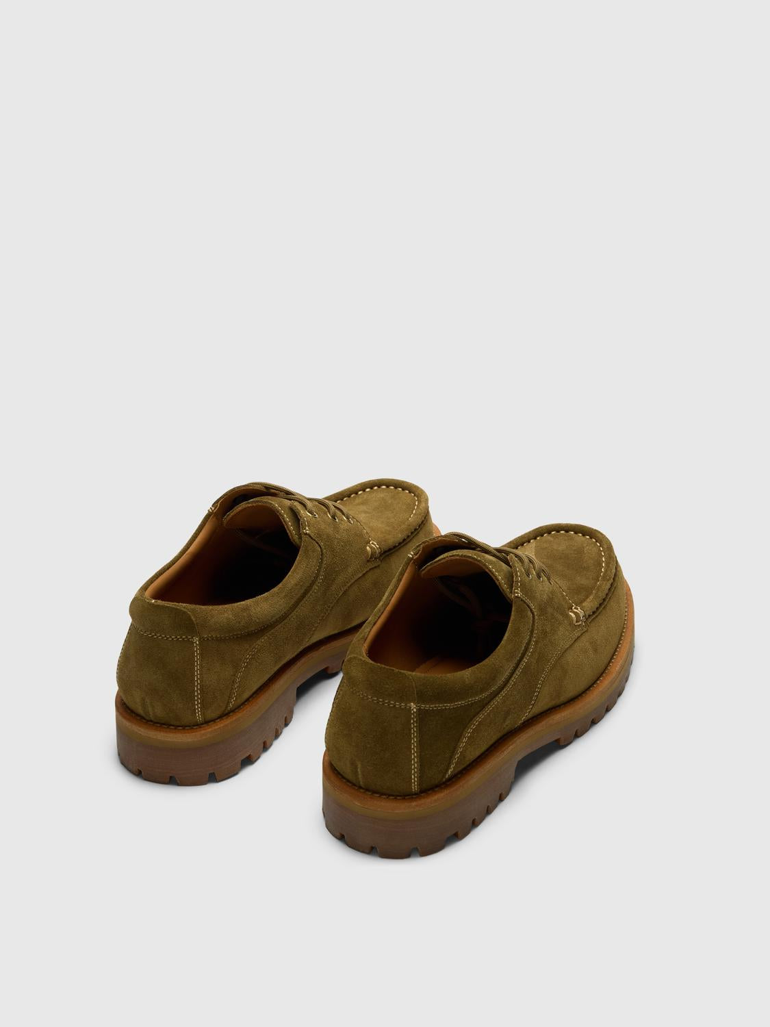 model_shot-front_full