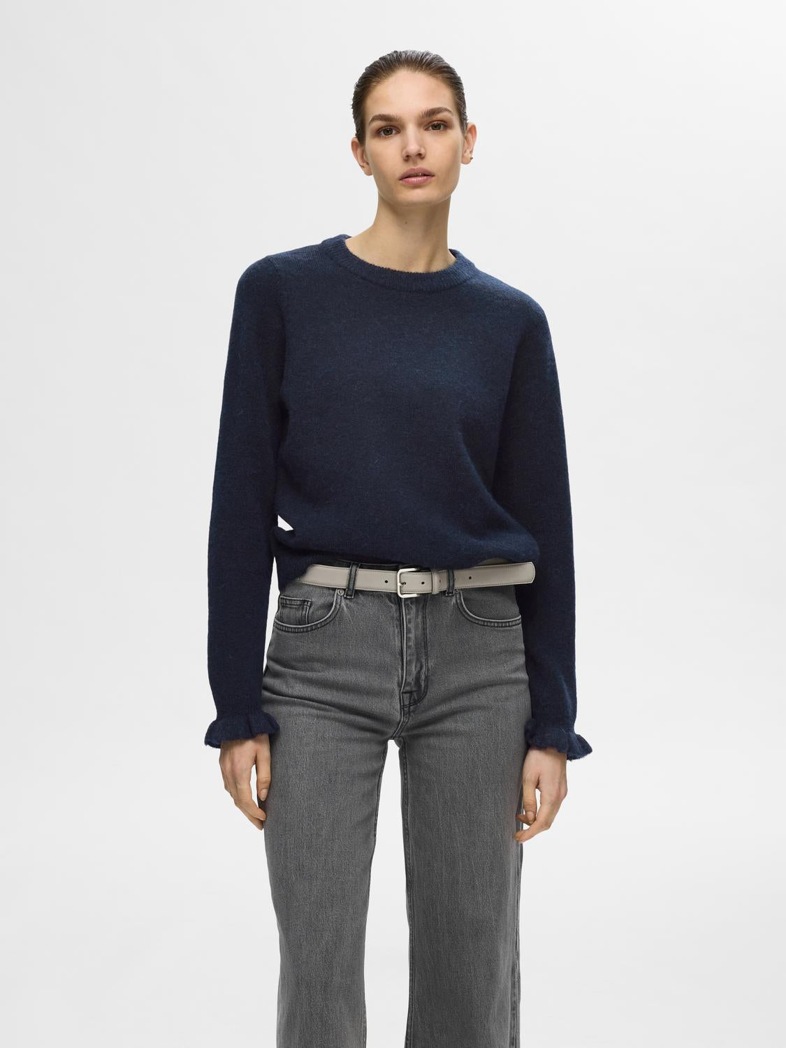 model_shot-front