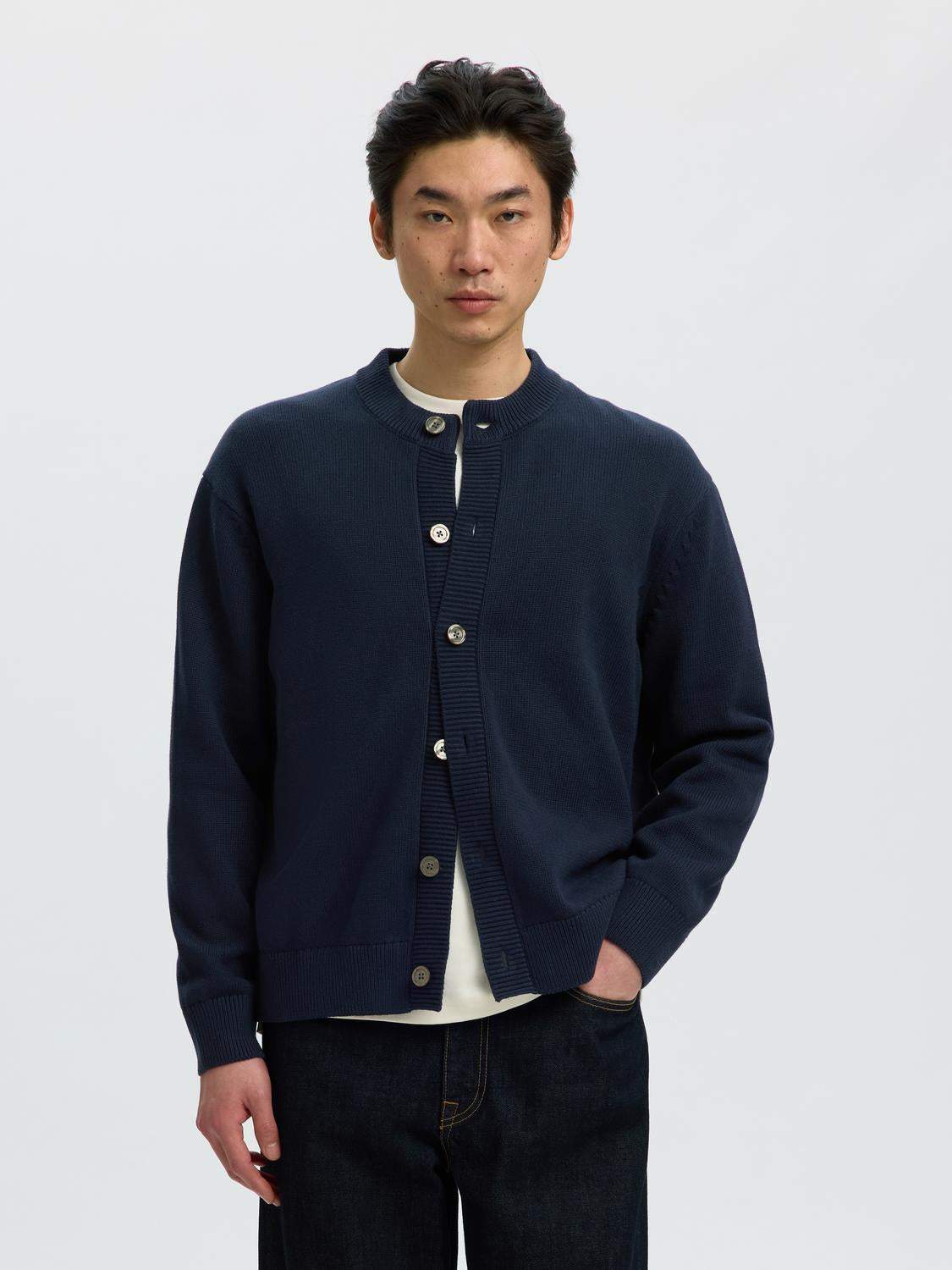 model_shot-front