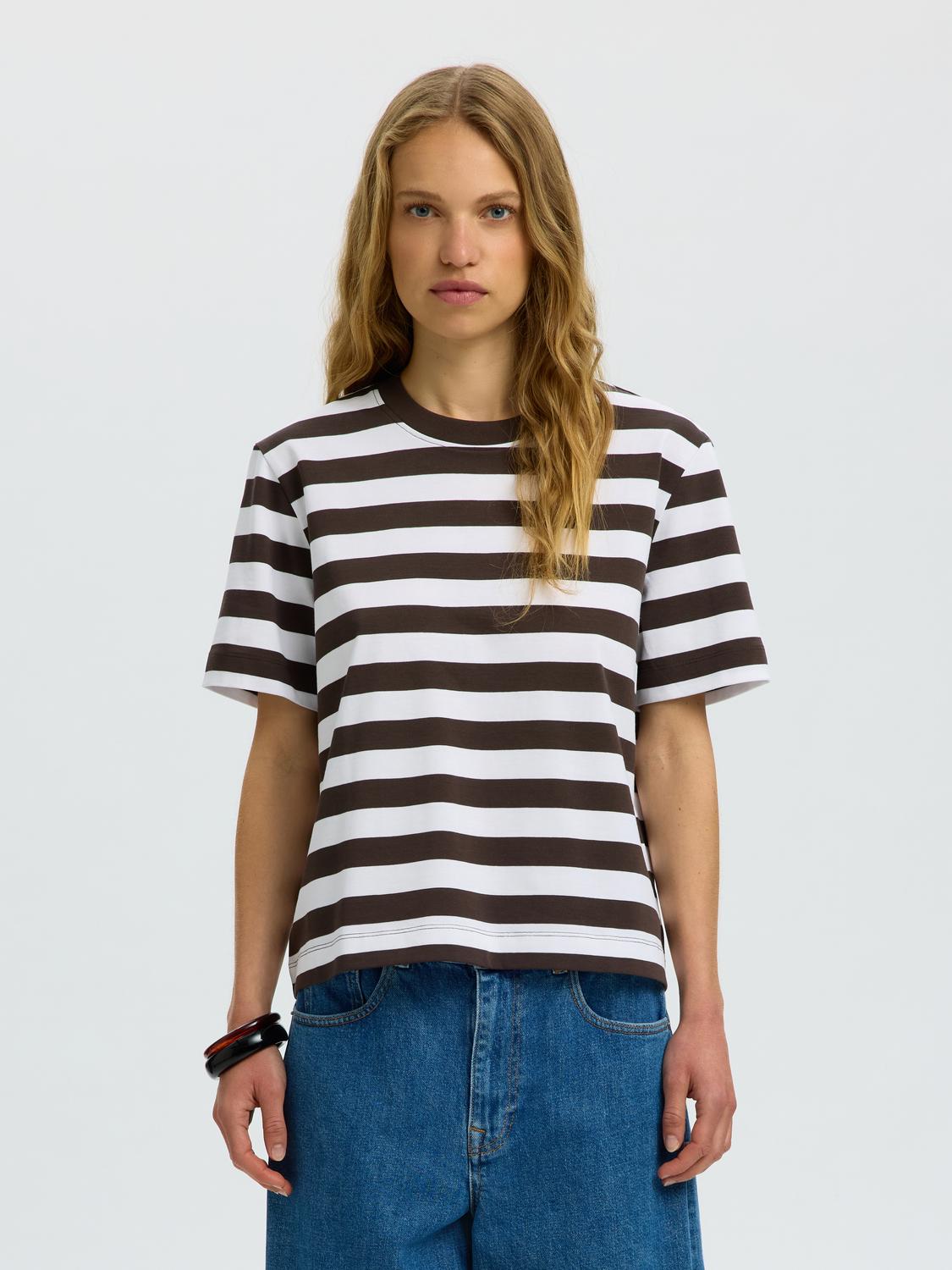 model_shot-front