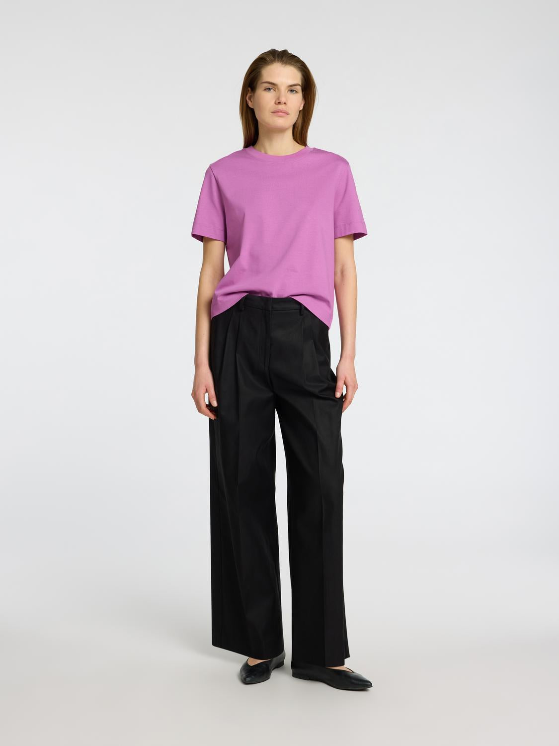 model_shot-front_full