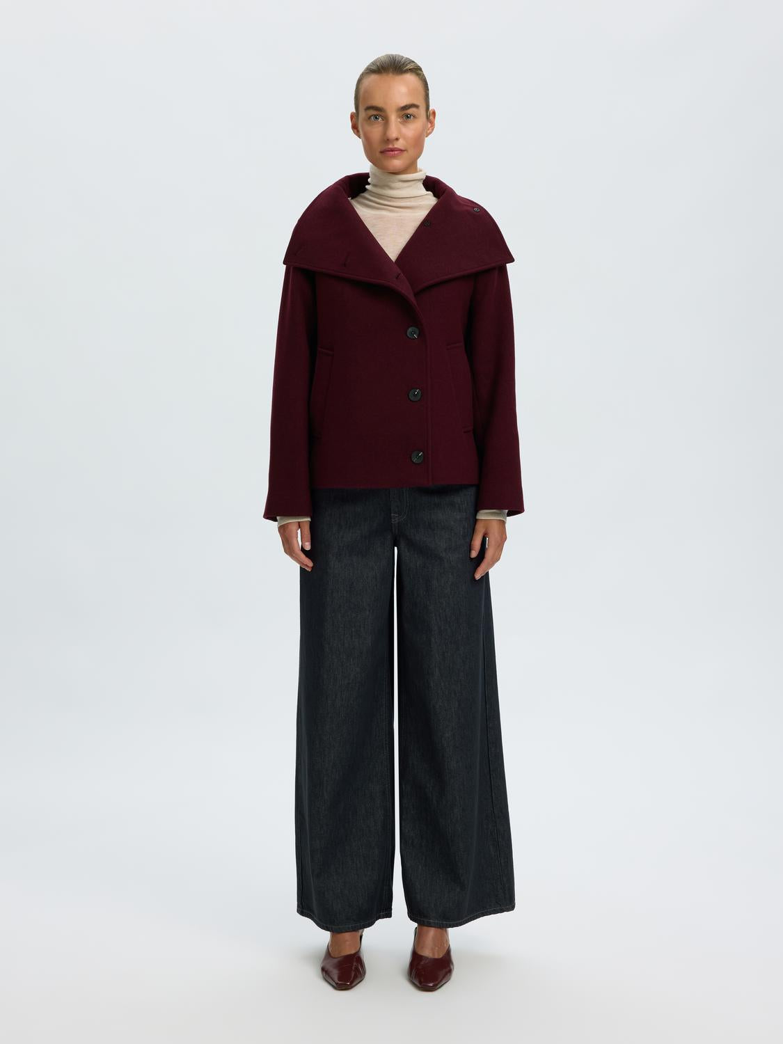model_shot-front_full