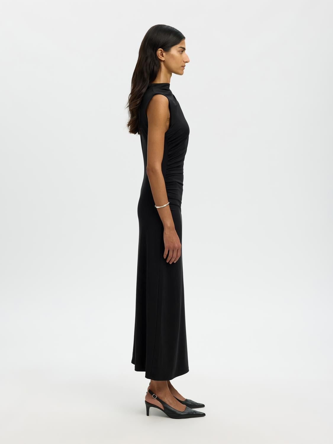 model_shot-creative