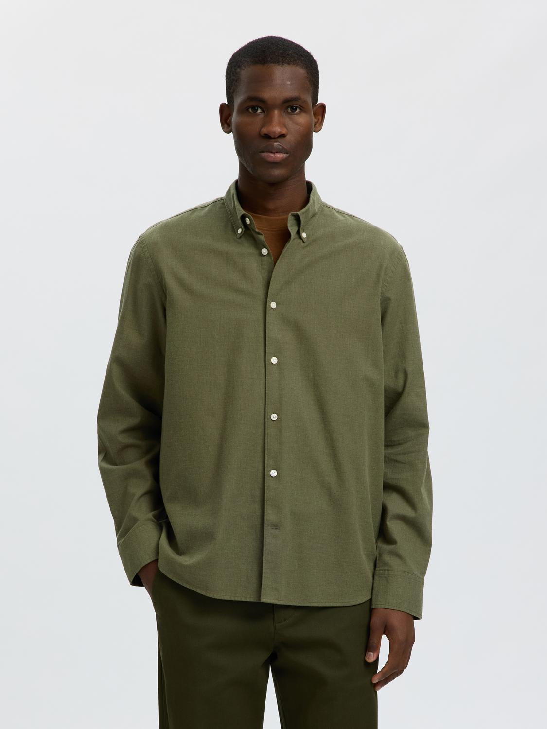 model_shot-front