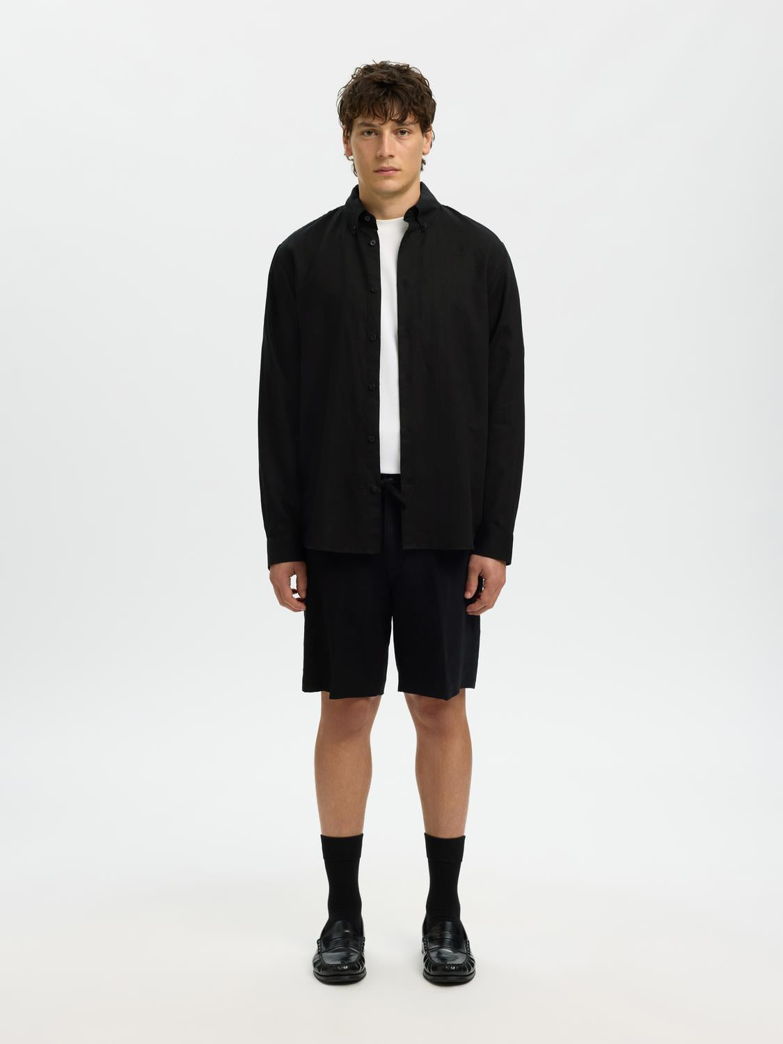 model_shot-front_full